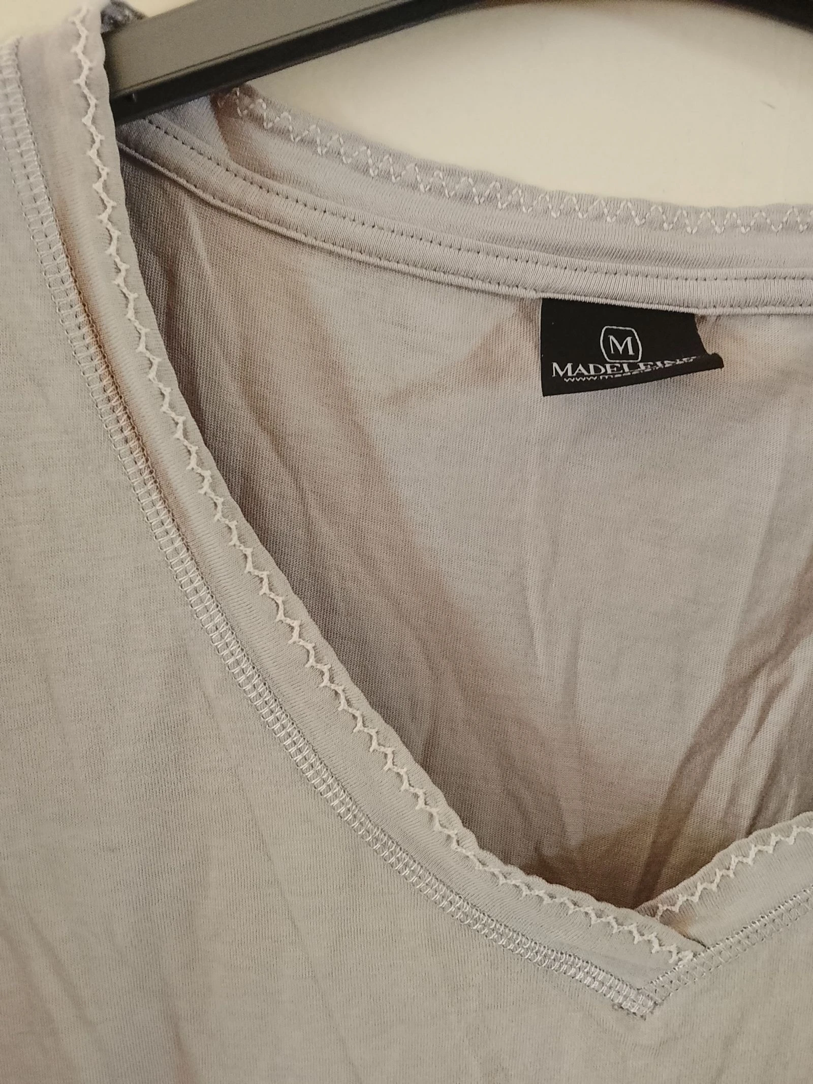👒 Ideal para este verão Madeleine Tamanho 40 Camiseta de seda bege e bordada em perfeito estado 👒 – photo 4